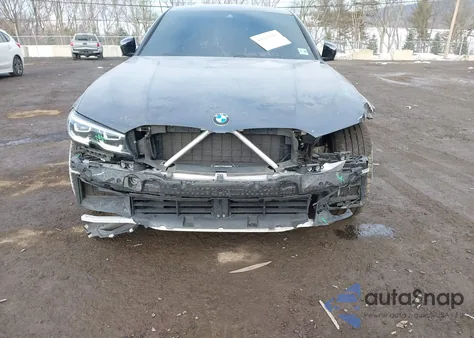 2021 BMW 3 Series M340I xDrive z USA, uszkodzony, nr VIN 3MW5U9J09M8C08464